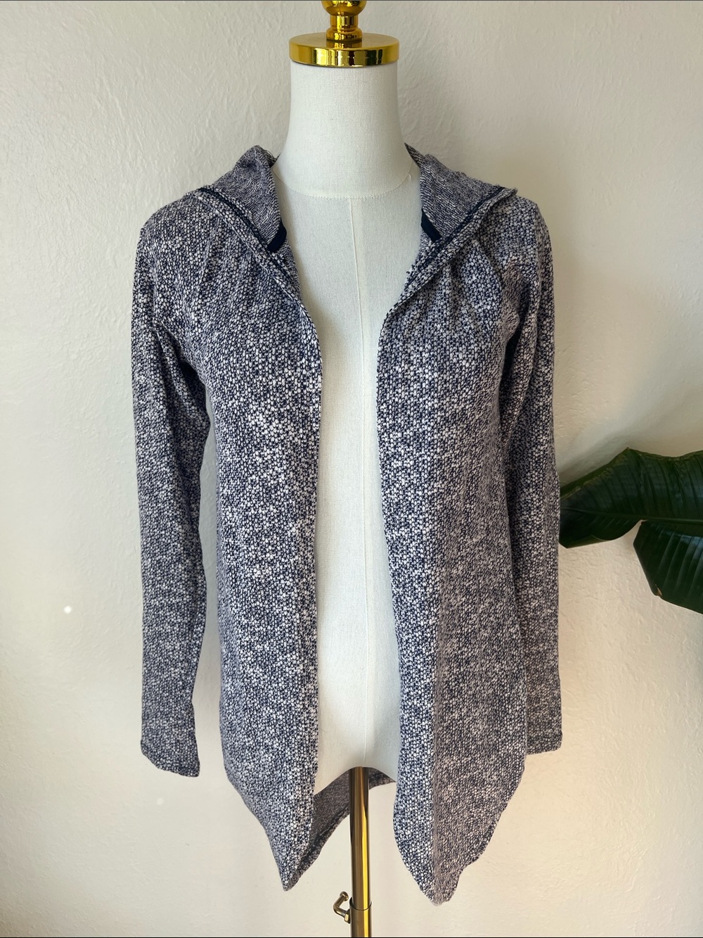 NWOT-Blue and white, Hooded Women's Sweater Cardigan
Coastal, Normcore, boho